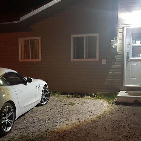 Preferred Rooms By Crestview Guest House Chapleau エクステリア 写真