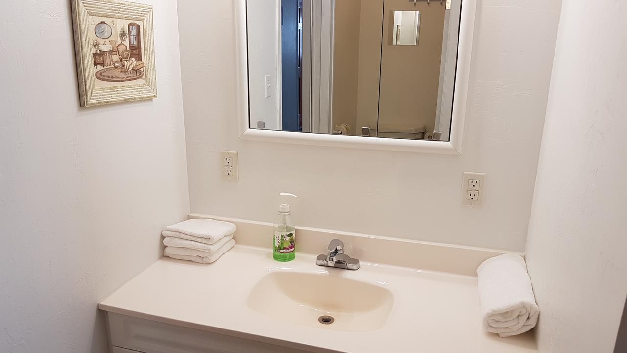 Preferred Rooms By Crestview Guest House Chapleau エクステリア 写真